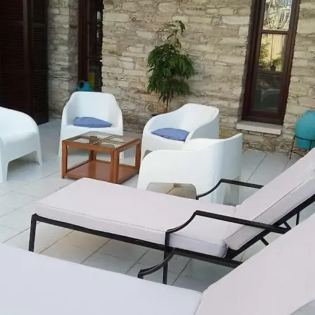 The Alley Holiday House *