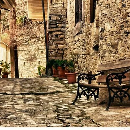The Alley Holiday House * Pano Lefkara